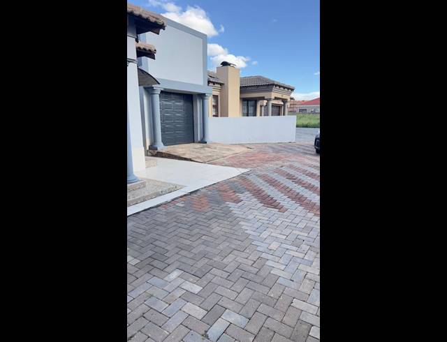 3 BEDROOM PROPERTY TO RENT IN THE ORCHARDS